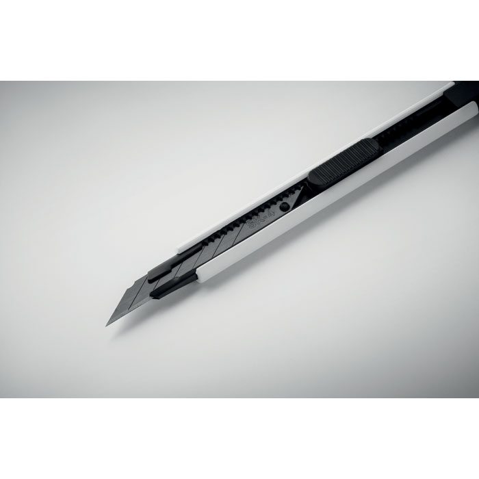 BLADE - Piccolo coltello retrattile